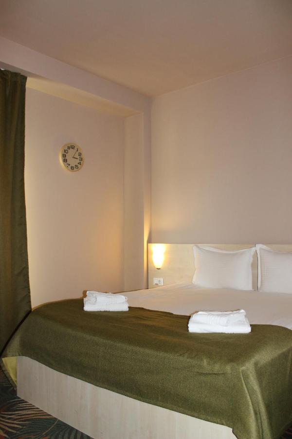 Hotel Stop