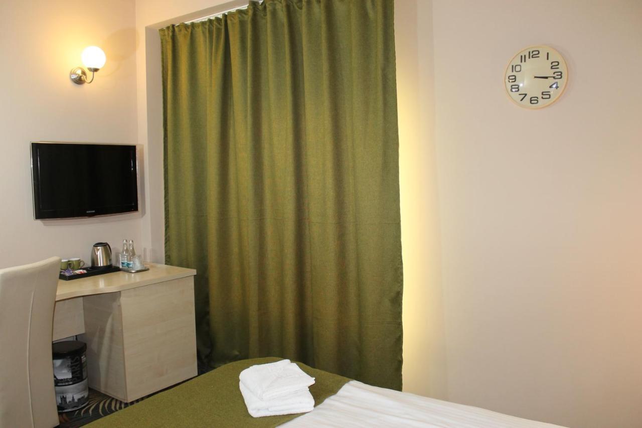 Stop Hotel